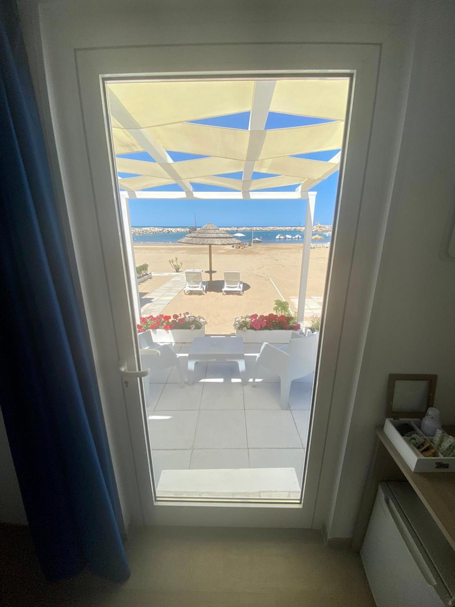 Marina Bay Beach Suites Пешичи Екстериор снимка