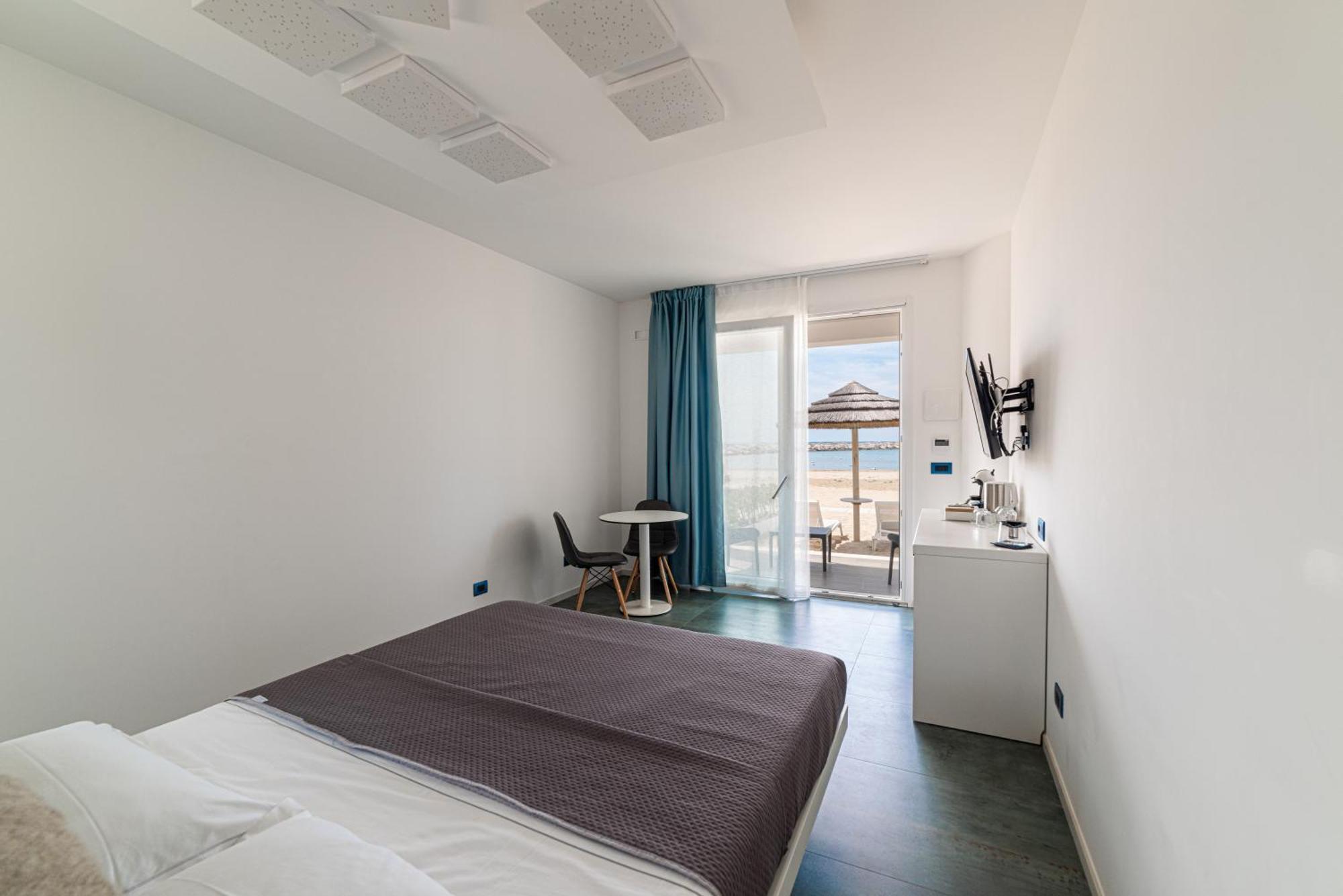 Marina Bay Beach Suites Пешичи Екстериор снимка